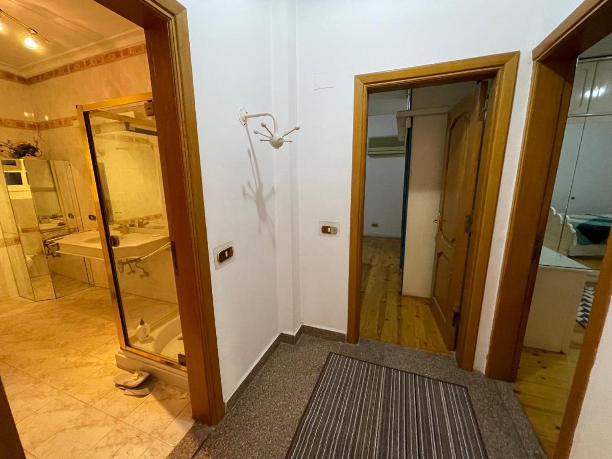 Heliopolis Modern 2Bdr Apartment Caïro Buitenkant foto